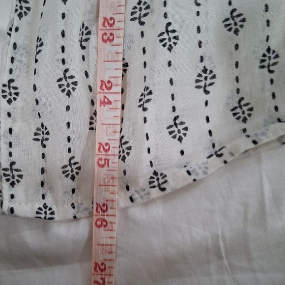 LOFT Wome's White and Black Sleeveless Blouse Size M - Picture 8 of 8